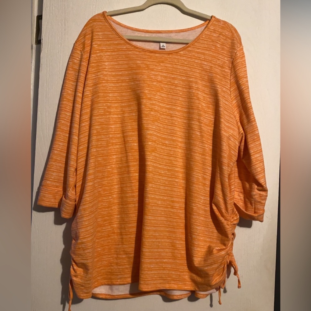 Women’s shirt.